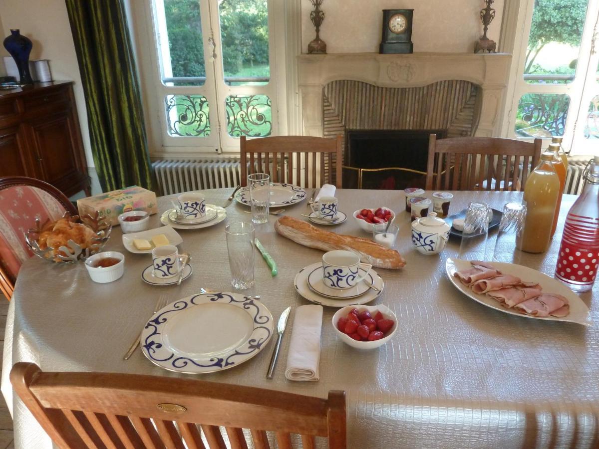 Les Palmiers Bed and Breakfast Mauves Eksteriør billede